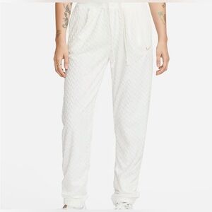 Nike Women’s Sportswear Everyday Modern High Rise Allover Jacquard Joggers Small